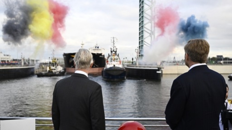 Un premier navire de grande taille passe la nouvelle écluse du North Sea Port à Terneuzen