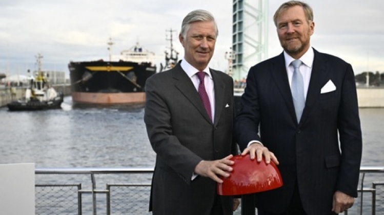Un premier navire de grande taille passe la nouvelle écluse du North Sea Port à Terneuzen