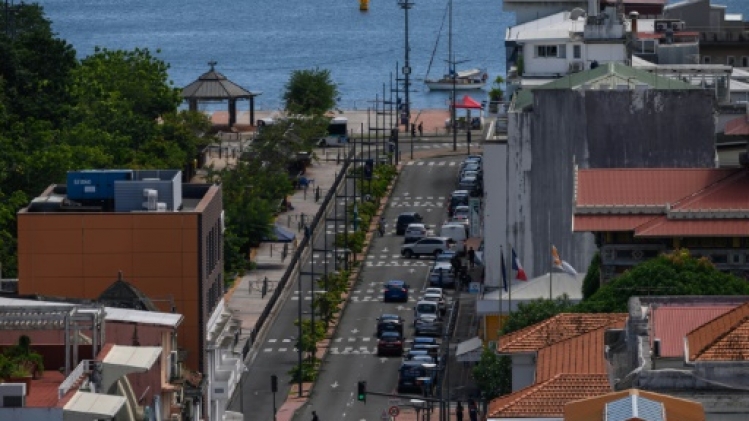 France: toujours des violences sur l'île de la Martinique malgré le couvre-feu
