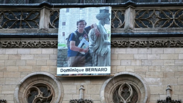 Un an après l'assassinat de Dominique Bernard, hommages à l'enseignant tué par un élève radicalisé