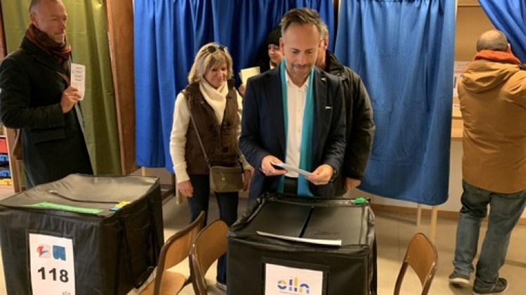 Nicolas van Der Maren, candidat bourgmestre à Ottignies, a voté à Limelette