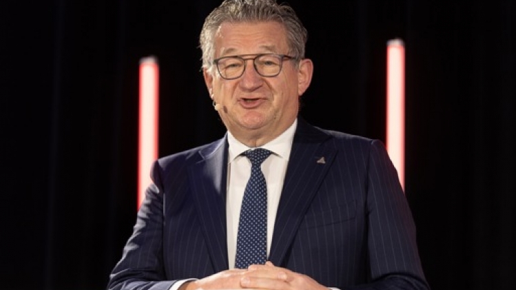 BRUGES: Le bourgmestre CD&V Dirk De fauw gagne sans difficultés