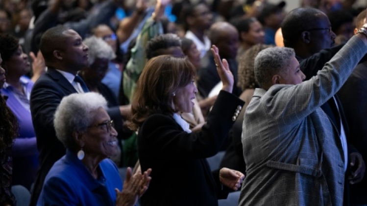 A trois semaines de l'élection, Harris et Trump au coude-à-coude dans deux Etats pivots