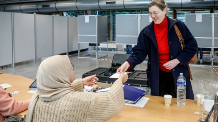 MOLENBEEK : Catherine Moureaux annonce l'ouverture de discussions avec le PTB