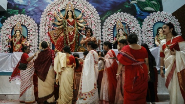 Au Bangladesh, les Hindous célèbrent leur plus grand festival malgré les craintes d'attentat