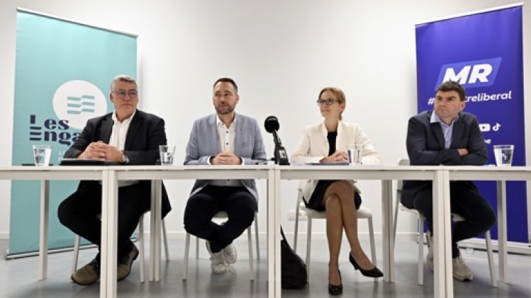 f8e47785-404b-41e2-a139-8f48f4c23996