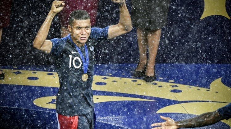Foot: Mbappé, gloire et déboires