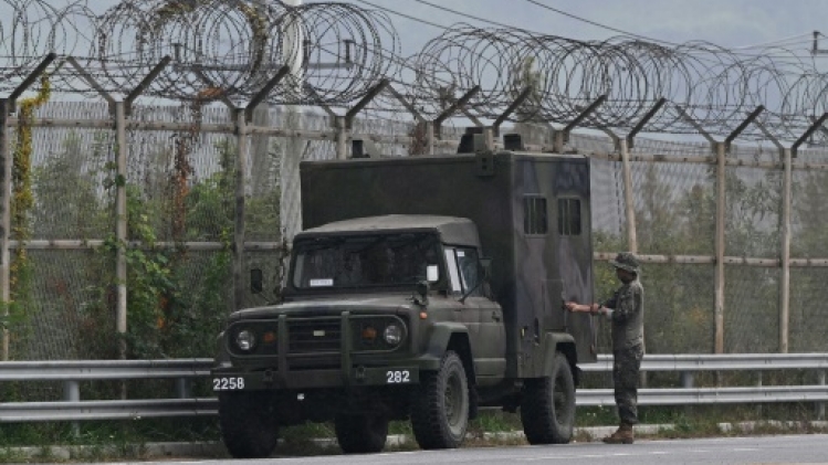 La Corée du Nord fait sauter des tronçons de routes la reliant au Sud