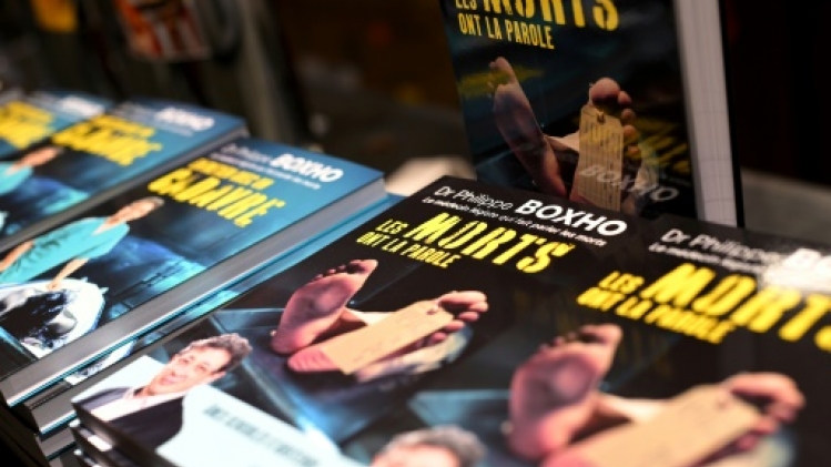 Un médecin légiste belge donne la parole aux morts et devient star des librairies
