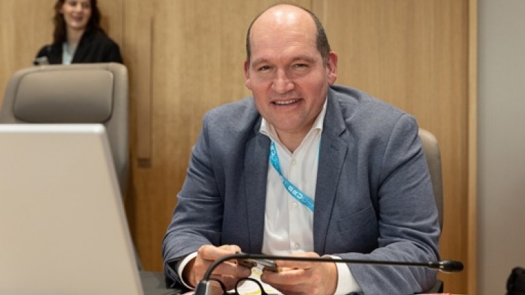 Bruxelles : Philippe Close et Emir Kir premiers au hit-parade