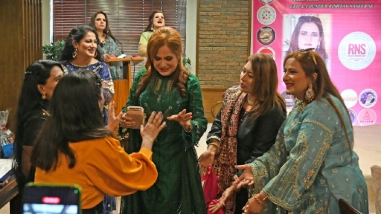 Au Pakistan, les applications de rencontre bousculent les marieuses