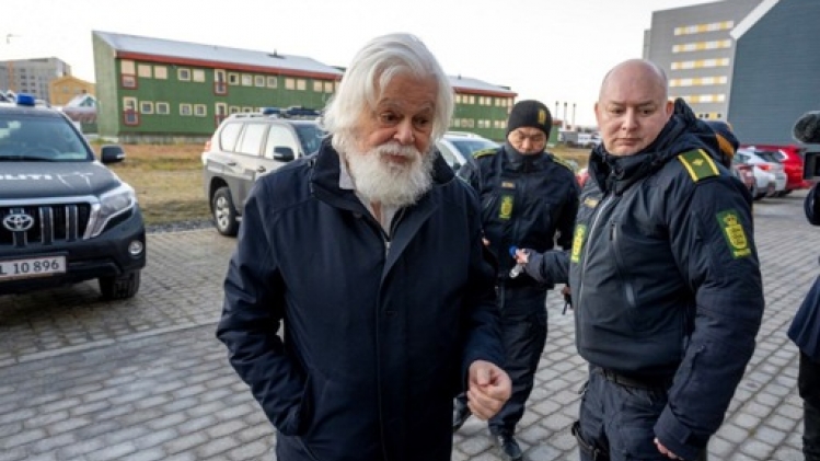 La demande d'asile en France de Paul Watson pose une question de droit, selon un ministre