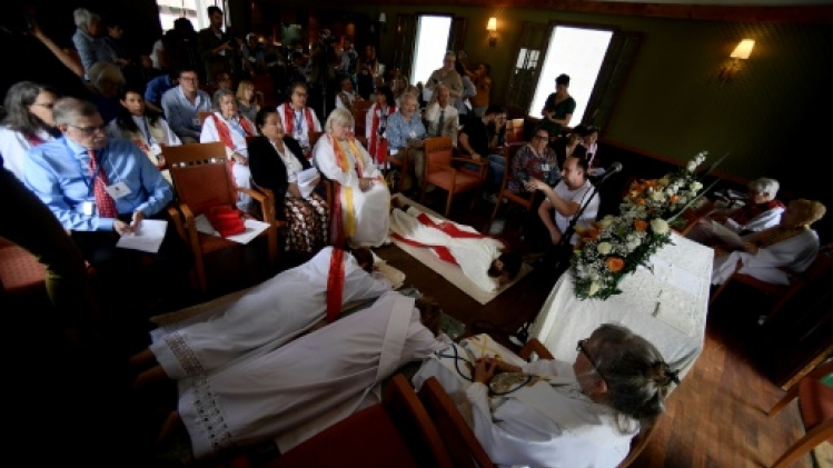 Près du Vatican, une ordination clandestine de femmes prêtres