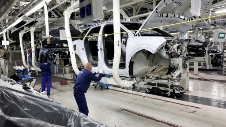 A Sochaux, Stellantis recrute toujours et sonde les quartiers populaires