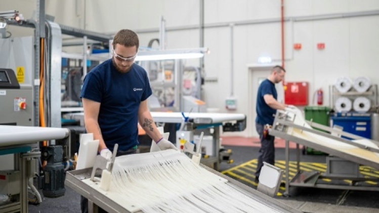 Dans une usine hongroise de Veolia, la chasse aux polluants éternels