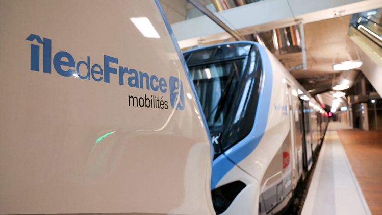 Une bagarre à coups de hache éclate dans le RER parisien: quatre personnes blessées