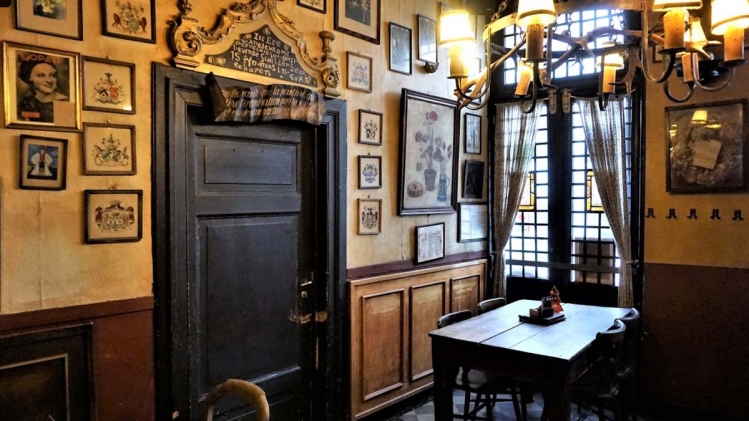 La Fleur en Papier Doré