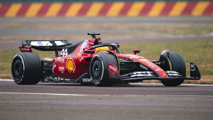 Lewis_Hamilton_Crash_Ferrari