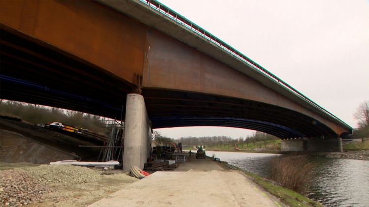 La démolition du pont de La Louvière sur l'E42 va débuter, la circulation adaptée 