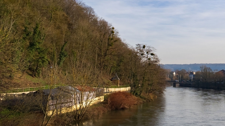 Le corps d'une femme et d'un enfant en bas âge retrouvés en France