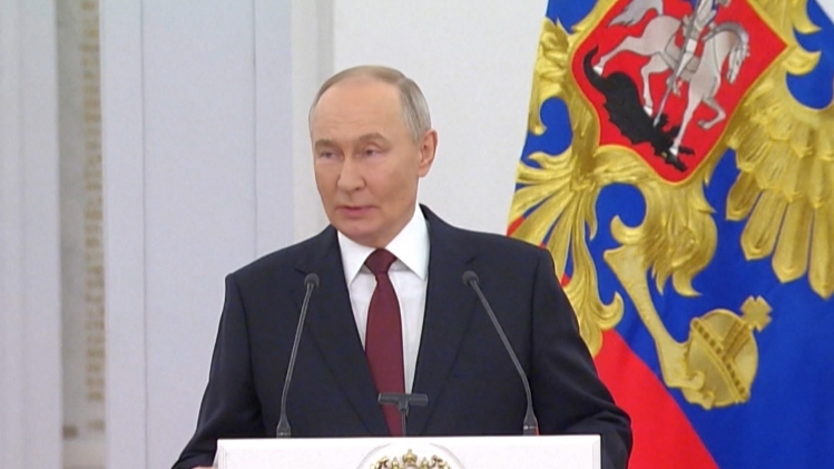 Accord sur un cessez-le-feu en Ukraine: tous les regards sont désormais tournés vers Vladimir Poutine