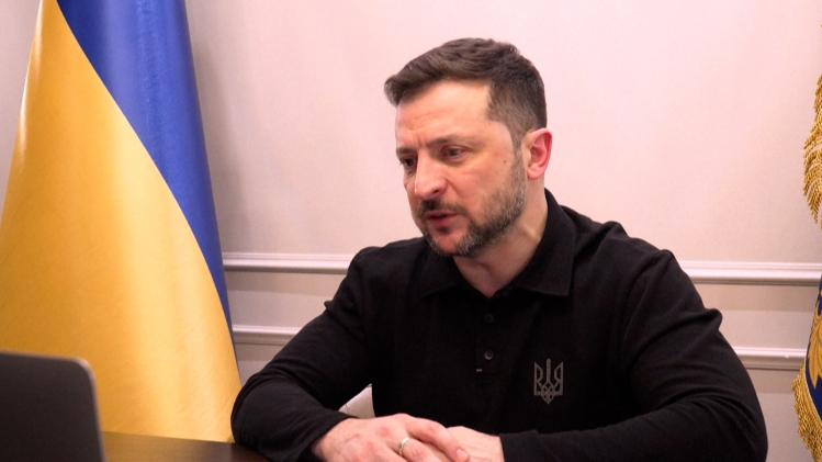 Volodymyr Zelensky annonce que de nouvelles frappes russes ont visé un hôpital après la discussion entre Trump et Poutine