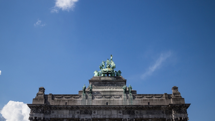 cinquantenaire-ciel-bleu