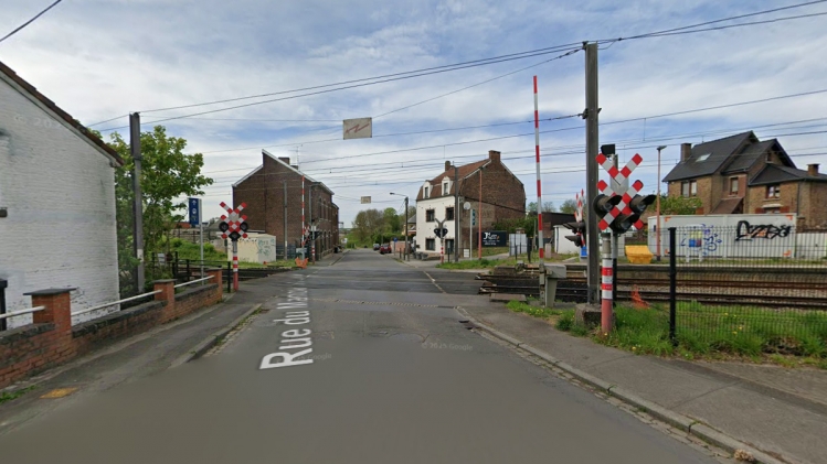 Passage à niveau Thieu