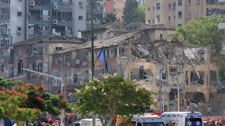 Un bâtiment détruit sur le site d’une attaque de missiles iraniens à Ramat Gan, dans le centre d’Israël, près de Tel-Aviv, le 19 juin 2025.