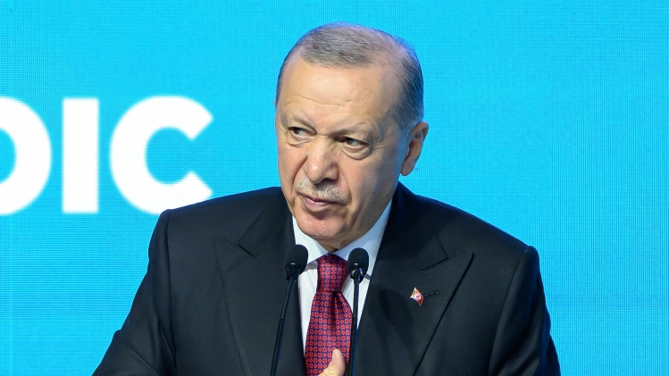 Le président turc Recep Tayyip Erdogan, s’est entretenu samedi avec le ministre iranien des Affaires étrangères Abbas Araghchi en marge de la réunion de l’OCI.