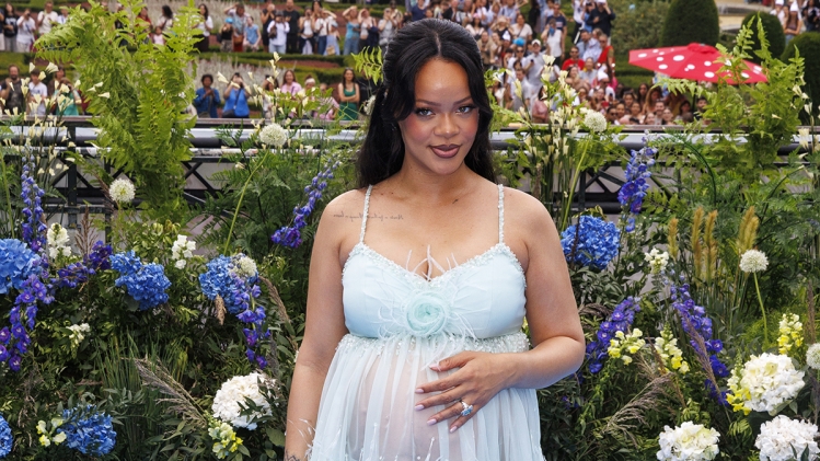 Rihanna à la première mondiale des Schtroumpfs