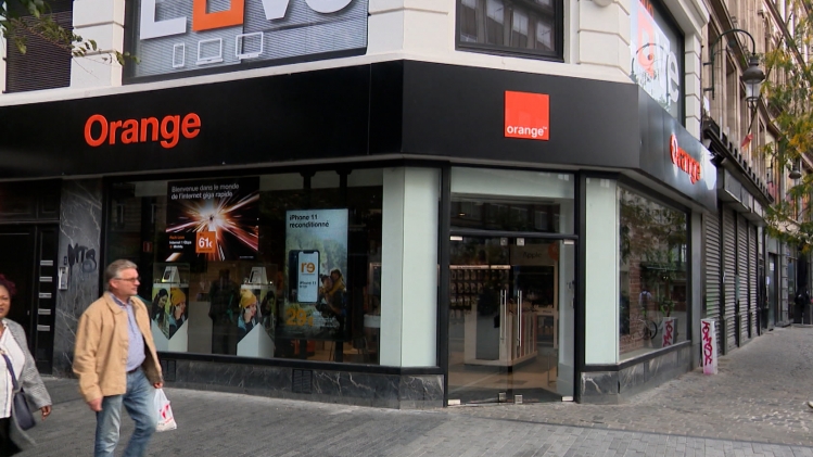 ORANGE RJ APA.00_00_33_12.Still001.jpg