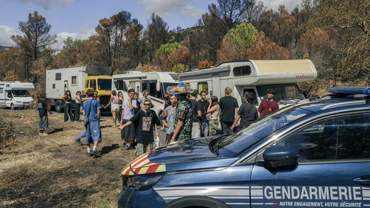 Rave party à Fontjoncouse (Aude)