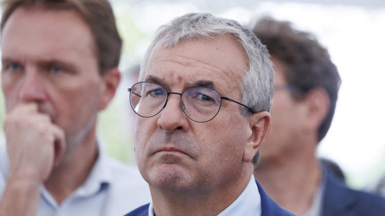 Le ministre Pierre-Yves Jeholet au coeur des critiques de la FGTB.