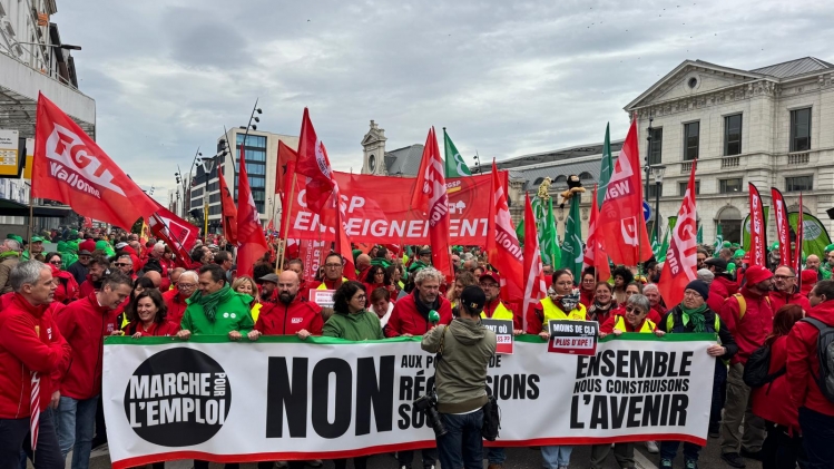 La manifestation a été organisée par la CSC et la FGTB.