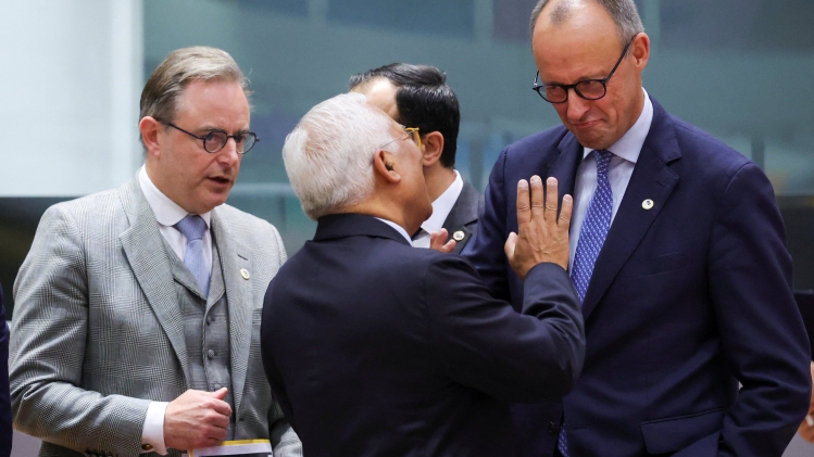 2025-10-23T083644Z_1815751802_RC2KHHA4HSMF_RTRMADP_3_EU-SUMMIT