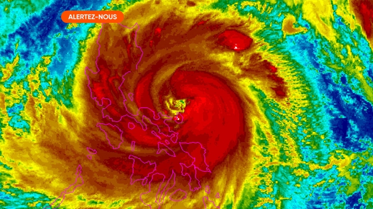 Une image satellite du super typhon Fung-wong