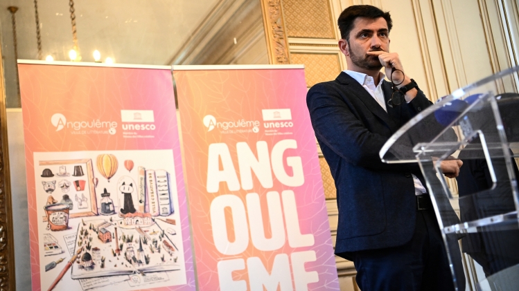 Le maire d’Angoulême, Xavier Bonnefont, lors d’une conférence de presse le 20 novembre dernier.