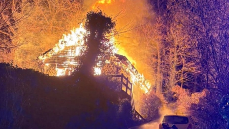 Les flammes ont ravagé les lieux.