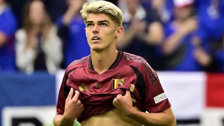 Charles De Ketelaere est blessé.