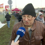 La manifestation des travailleurs de Caterpillar Belgium, organisée jeudi à Namur, a notamment pour objectif d'envoyer un message fort aux pouvoirs publics. Nos journalistes RTLinfo ont rencontré quelques-uns des manifestants avant le départ pour Namur. Ils semblent ne plus avoir beaucoup d’espoir.
