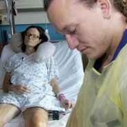 Deux ans après les attentats, Karen est toujours à l'hôpital: Je n’ai plus envie de souffrir