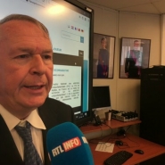 Le produit brut des jeux de hasard se répartit à 50-50 entre les jeux réels et les jeux virtuels. Il y a 5 ans, c'était 70% pour les jeux réels et 30% pour les jeux virtuels. Explications avec Etienne Marique, président de la commission des jeux hasard, au micro de Bernard Lobet.