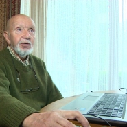 En juin 2018, la présence d'un loup dans les Hautes-Fagnes avait été confirmée par les autorités. Pour rappel, le loup avait quitté nos contrées au 19e siècle. Huit mois plus tard, de nouveaux clichés, pris à l'aide de pièges photographiques,  viennent confirmer sa présence sur notre sol. Roger Herman est l'homme qui a croisé le loup. Il nous raconte cette rencontre extraordinaire.