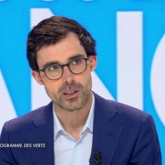 Christophe Deborsu a parcouru le programme Groen et a été étonné de certaines choses. Exemple: Groen trouve que nous mangeons trop de viande. Le parti veut augmenter le prix de la viande et parle d’un « prix vérité ».