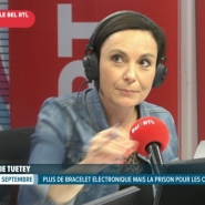 C'est la dernière surprise du chef. Avant de mourir, le chanteur Arno a enregistré un ultime duo avec une chanteuse improbable: Mireille Mathieu.