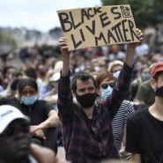 Près de 1.200 personnes manifestent contre la mort de George Floyd à Anvers