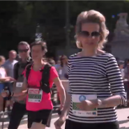 La reine Mathilde participe aux 20 kilomètres de Bruxelles: Bonne chance aux coureurs