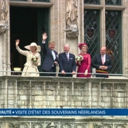Le roi Willem-Alexander et son épouse Maxima sont arrivés en train ce matin à Bruxelles. Ils ont ensuite été accueillis officiellement par le roi Philippe et la reine Mathilde, avant d'être reçus par le Premier ministre.