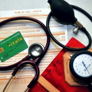 En camping-car, deux soignants nomades apportent une bouffée d'air dans les déserts médicaux